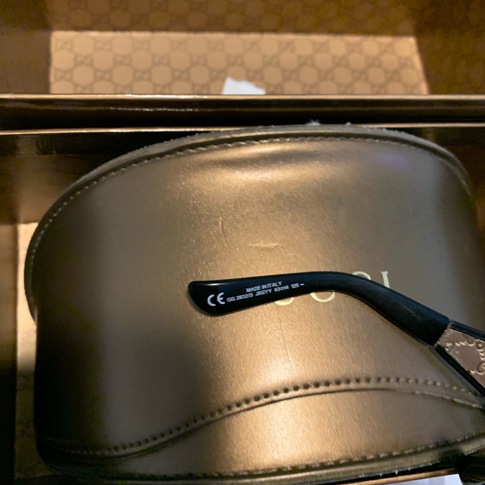 Gucci Sunglasses ๐๐๐ - Picture 6 of 6